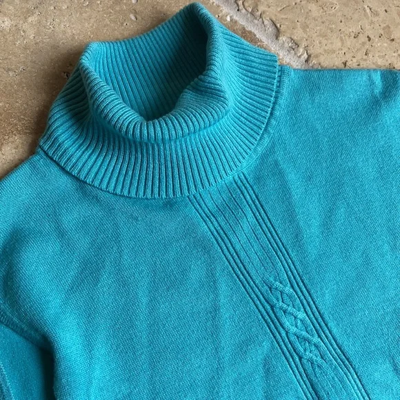 Nonveanx teal sleeveless turtleneck Great condition - Picture 3 of 10